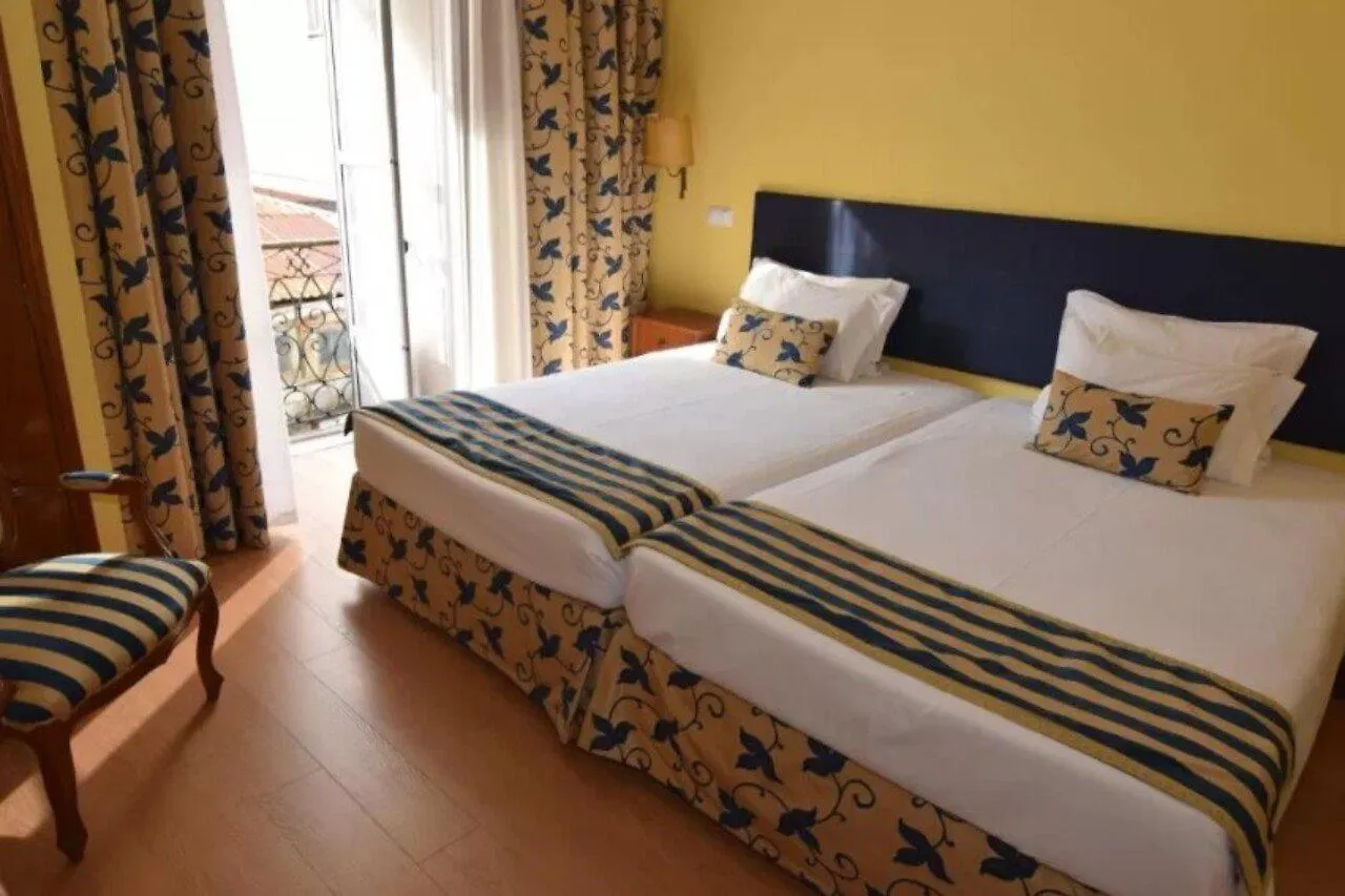 Pensao Flor Da Baixa Hotel Lisbon 2*,